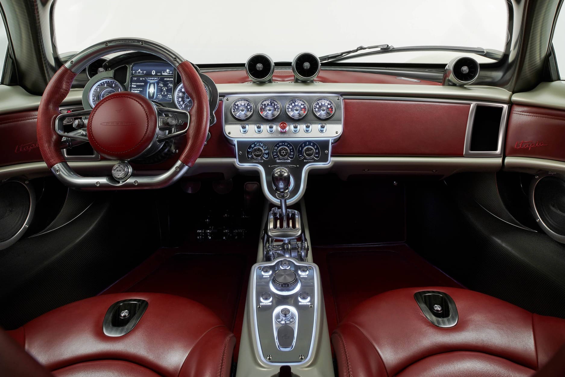 pagani utopia: interni